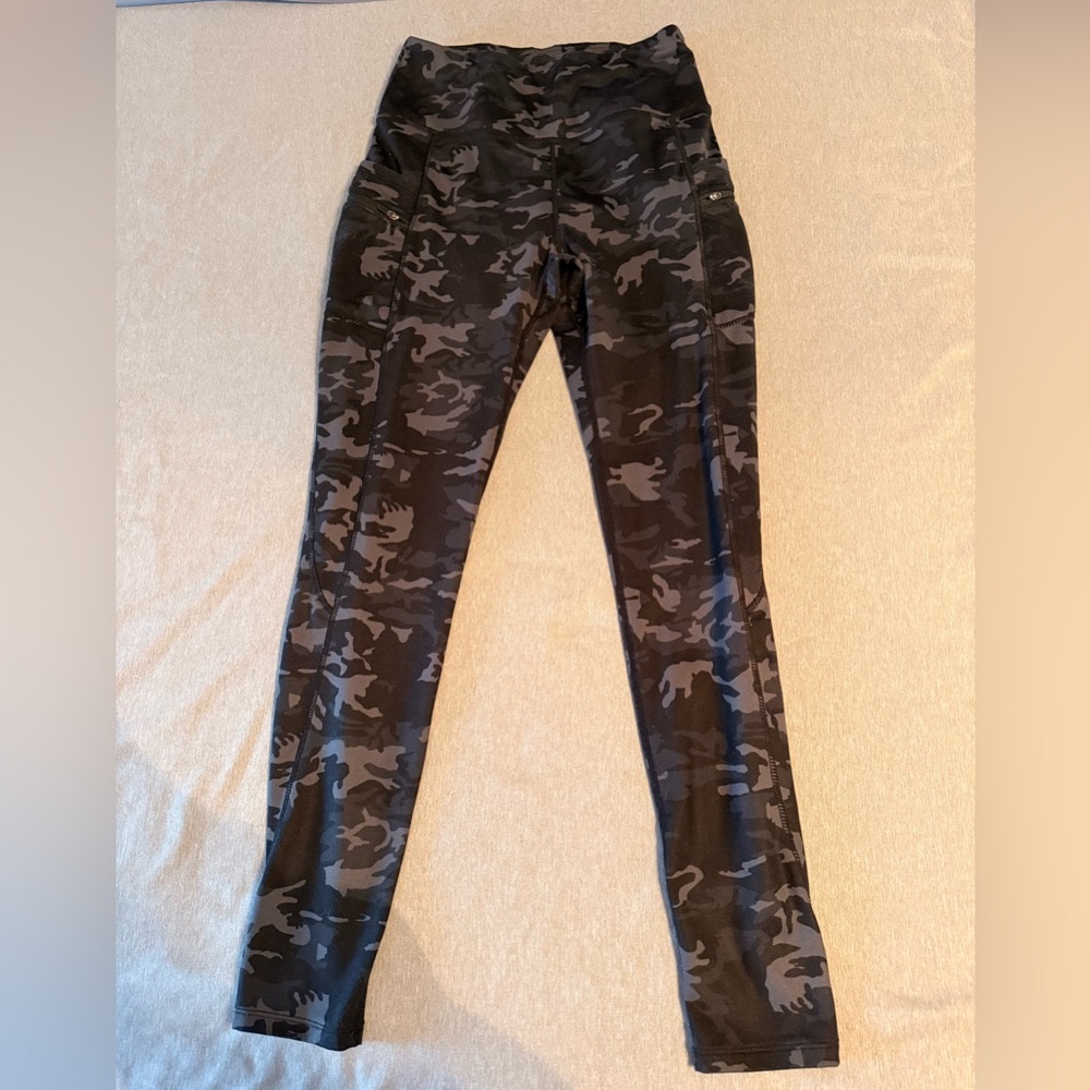 Fleece lined Camouflage High-Waisted Leggings